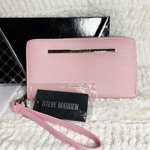 Steve Madden Light Pink Boxed Wallet Wristlet MT1000XM NEW
